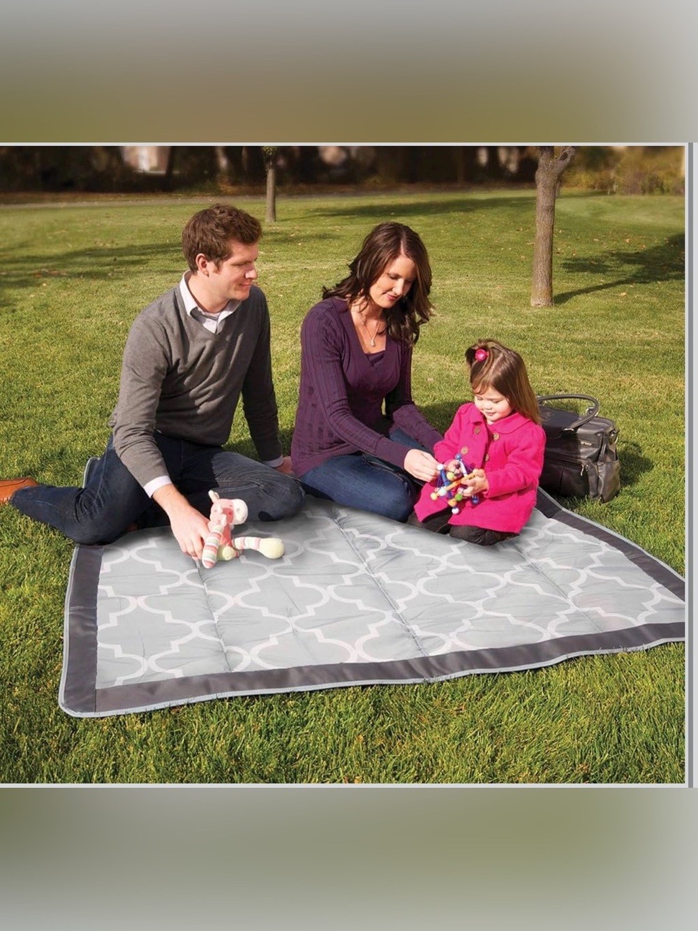 JJ Cole outdoor toddler blanket water resistant with shoulder strap 58”x84”